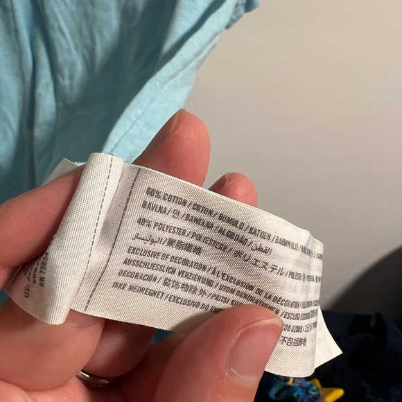 Hollister tshirt - Picture 2 of 3